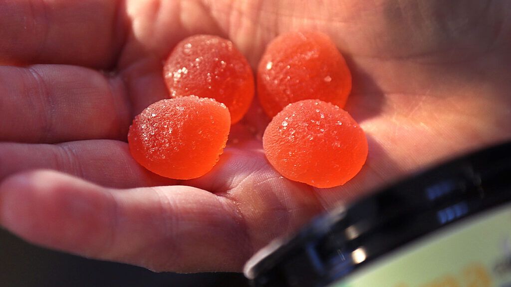 CBD gummies: Side effects, benefits, and how to take CBD gummies: Side effects, benefits, and how to take